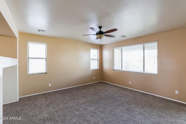 Building Photo - 14944 N 174th Dr