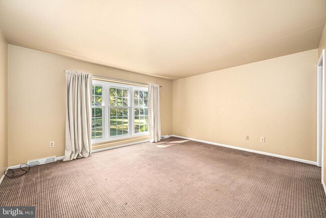 Building Photo - 401 Alderbrook Dr