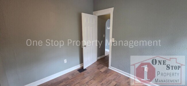 Building Photo - 5441 E 27th St