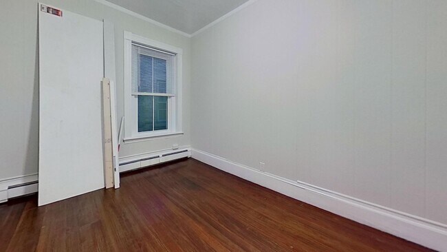 Building Photo - Cambridge St 4 Bed