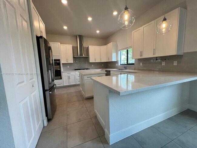Building Photo - 10970 Pacifica Wy