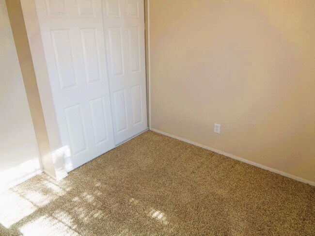 Building Photo - Exquisite Single Level Upper Valley Home With Refrigerated Air Located In Quiet Neighborhood