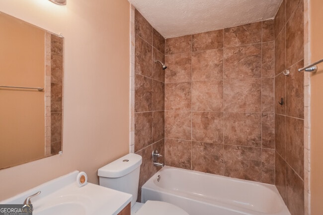 Building Photo - 1912 Singer Way