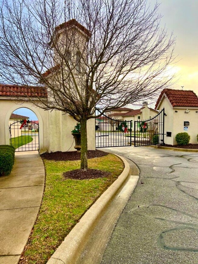 Building Photo - Duplex in Siena Estates at Branson Hills