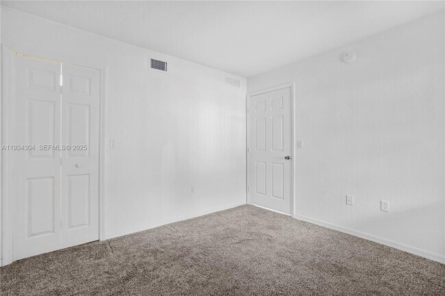 Building Photo - 1250 SE 29th St