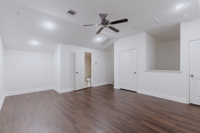Building Photo - 411 Via Regatta Dr