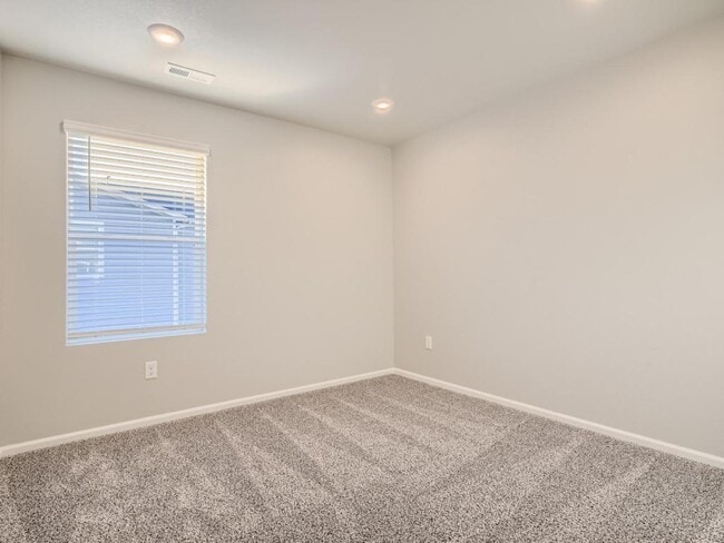 Building Photo - 12225 Creamery St