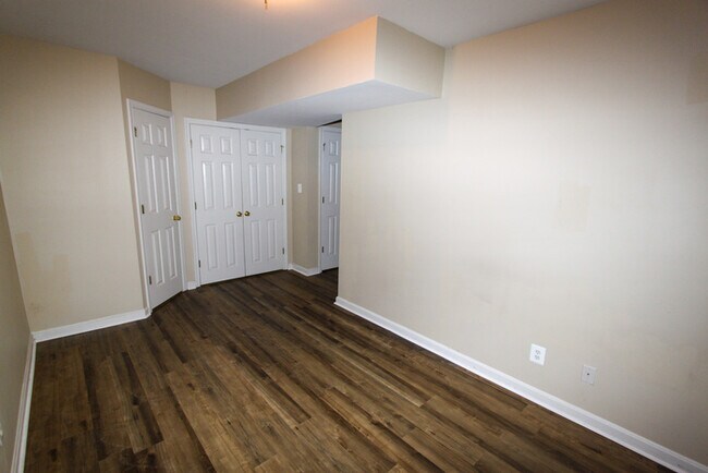 Building Photo - Mills Farm Townhome