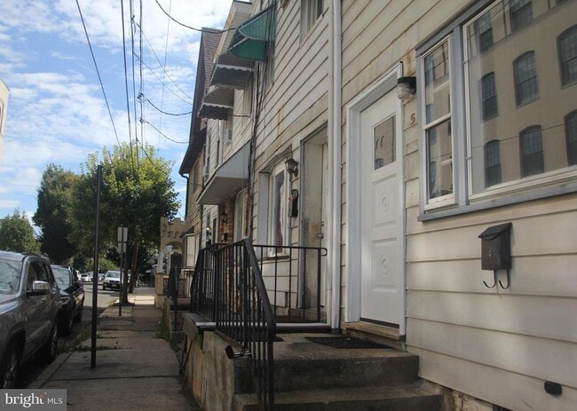 Primary Photo - 5 COLLEGE St