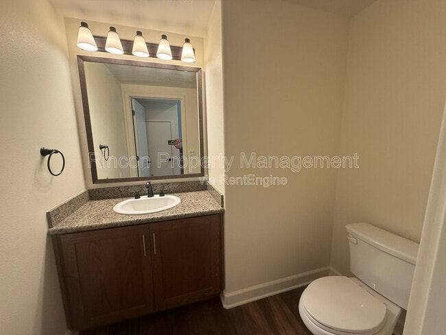 Building Photo - 130 N Garden St