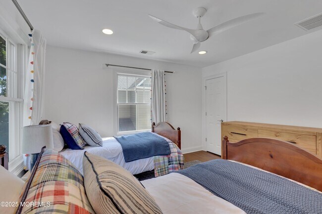 Building Photo - 57 W River Rd