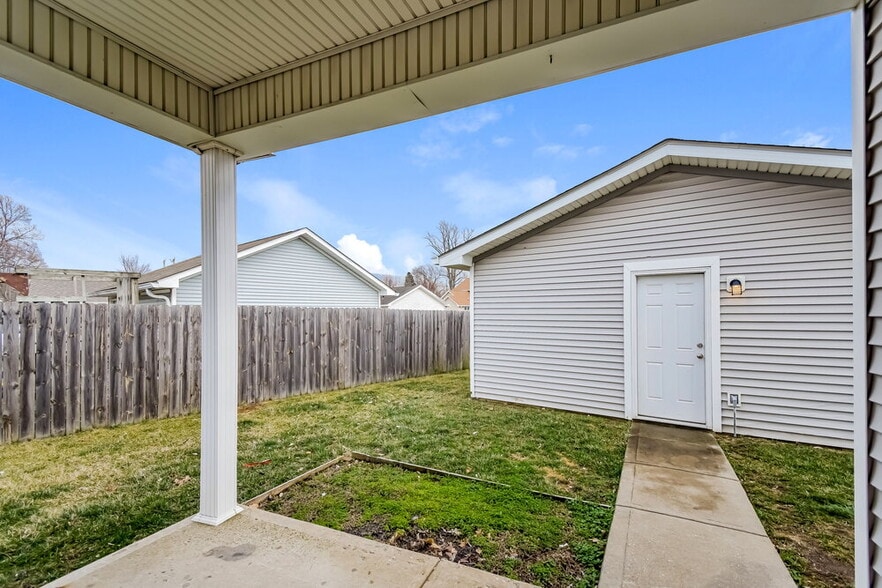 Building Photo - 2939 E Tabor St