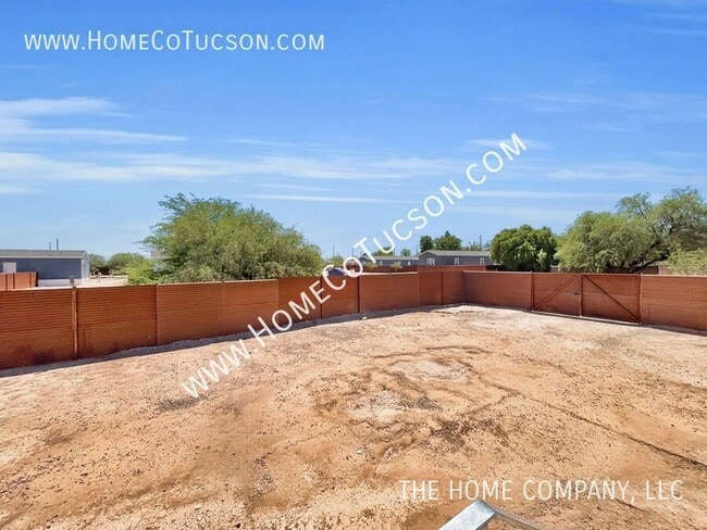 Building Photo - 11550 S Nogales Hwy