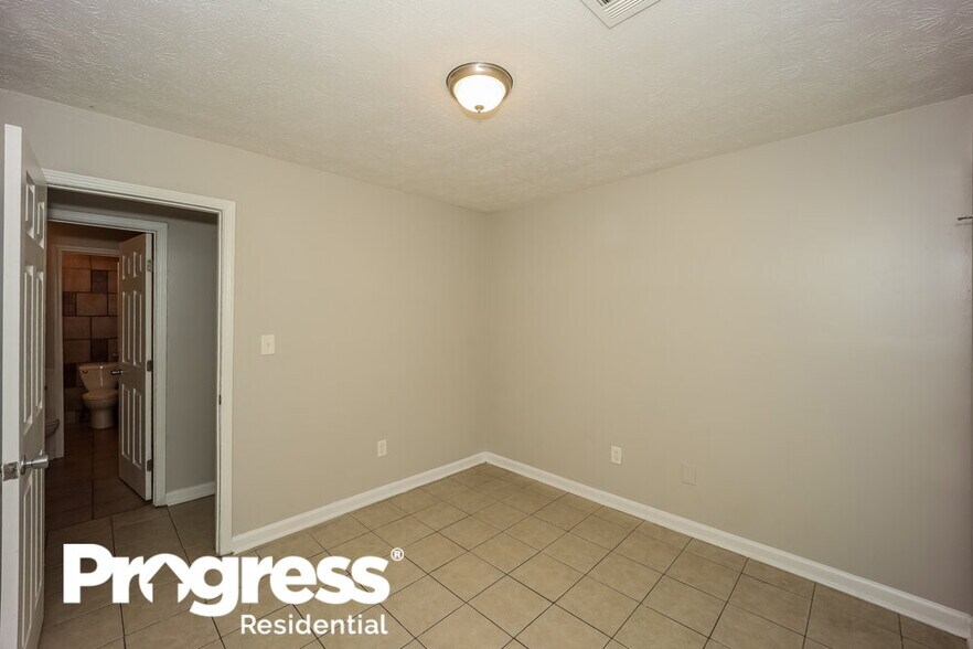 Building Photo - 5539 Hall Cir