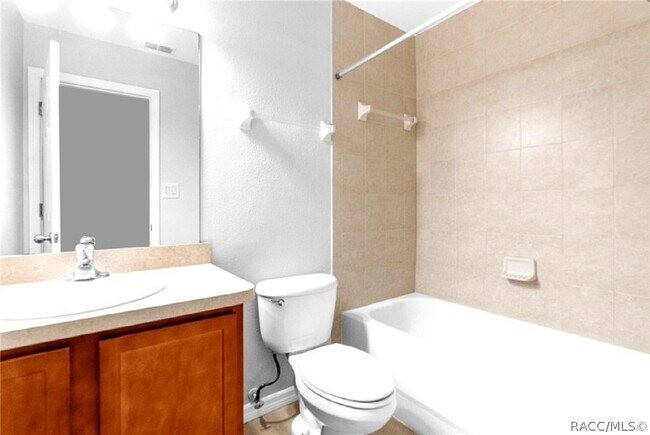 Building Photo - 5551 Executive Dr