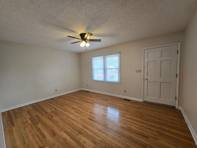 Building Photo - 2604 Geneva Ct