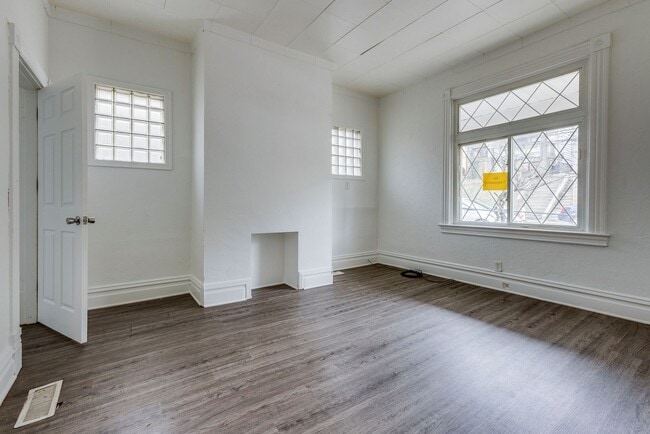 Building Photo - Available APRIL 2026 - Spacious 3 Bedroom Apartment in the Heart of Mt Oliver!