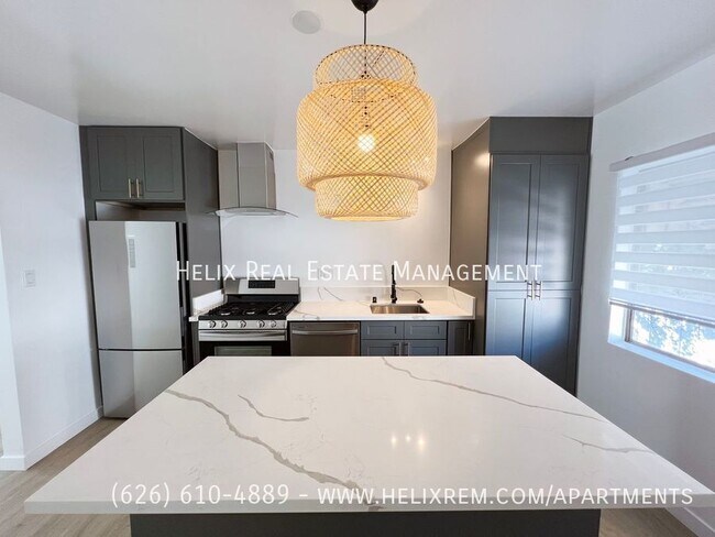 Primary Photo - 521 Live Oak Ave