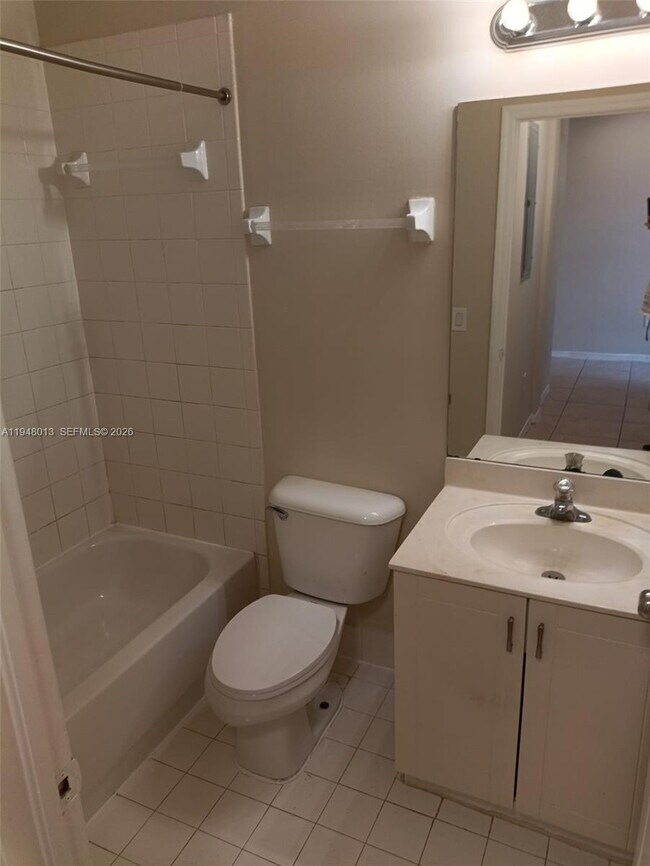 Building Photo - 4210 NE 22nd Dr