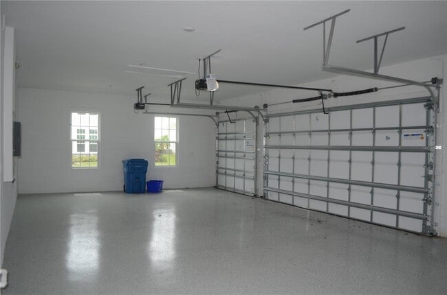 Building Photo - 34109 Tributary Ct