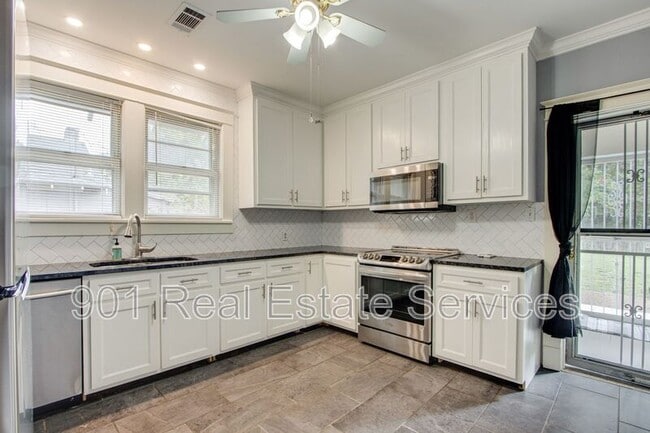 Building Photo - 670 Dickinson St