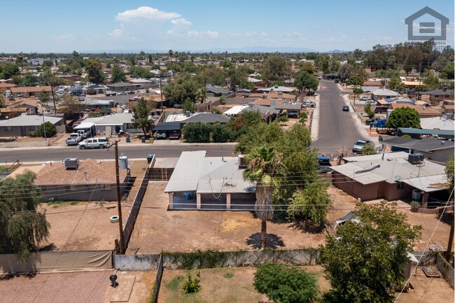 Building Photo - 6321 W Whitton Ave