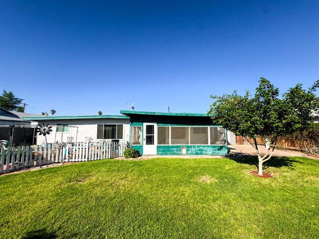 Building Photo - "Spacious 4-Bedroom, 2-Bathroom in Yuma!"