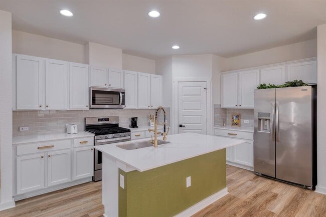 Building Photo - 10003 Baden Ln