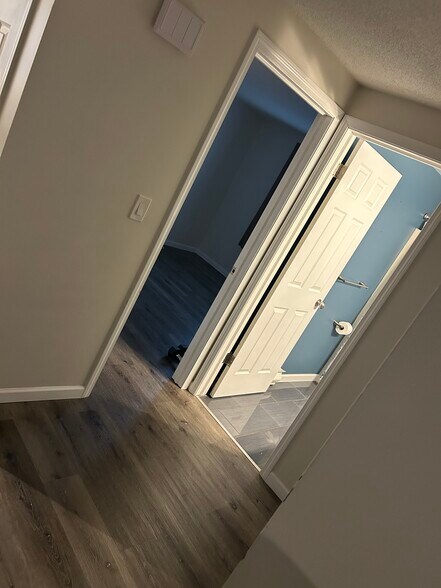 Building Photo - 2708 Alder Creek Dr S