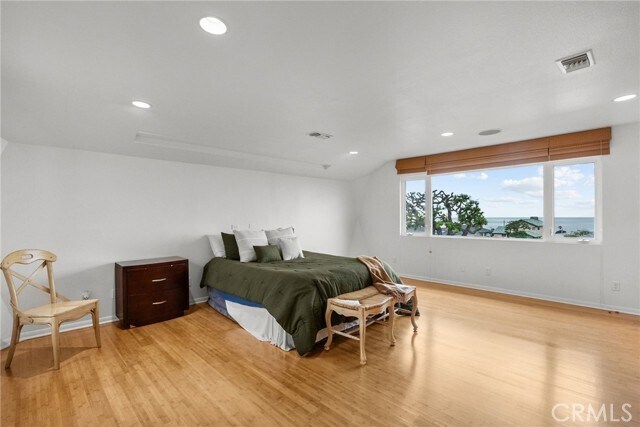 Building Photo - 321 Vía San Sebastian