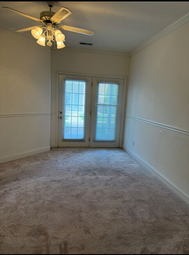 Building Photo - Adams Pointe 2 bedroom, 2 bathroom home