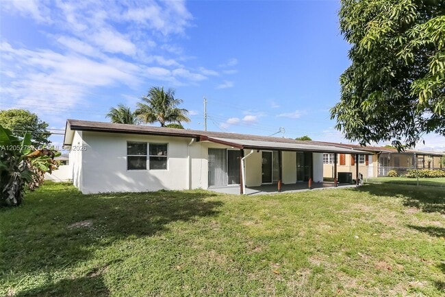 Building Photo - 2230 NW 42nd Ave