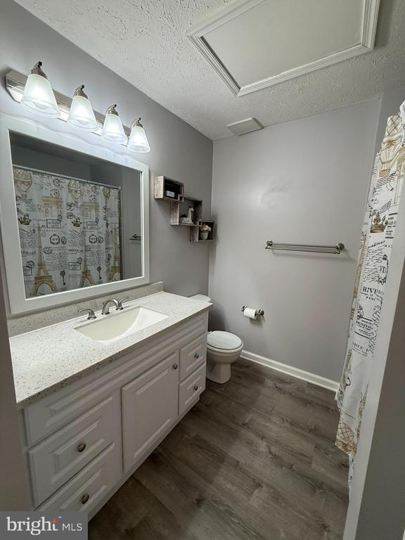 Building Photo - 1064 Jeanett Way