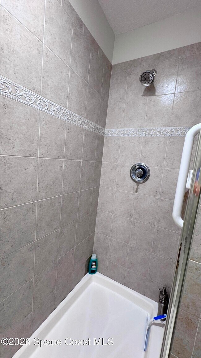 Building Photo - 6828 Toland Dr