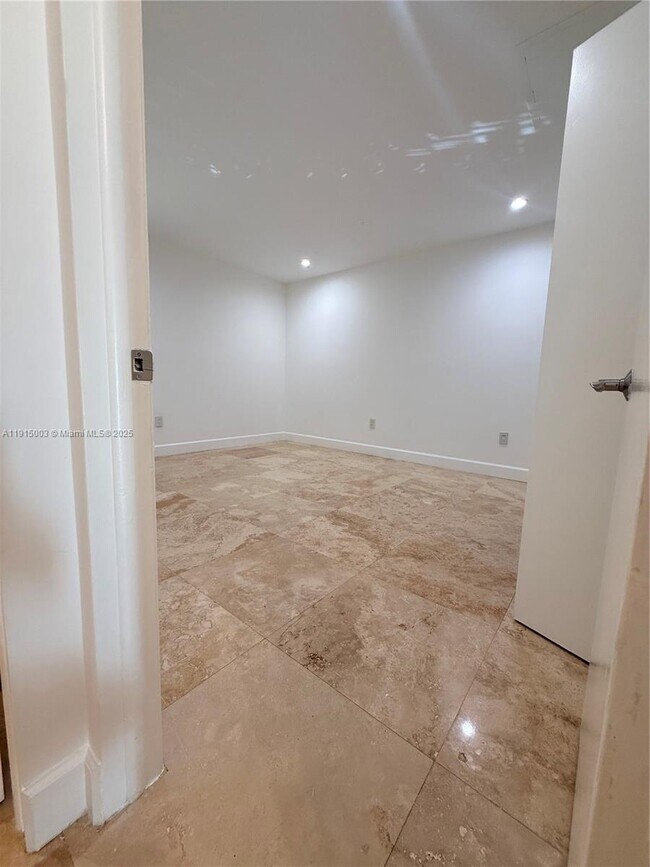 Building Photo - 15315 Loch Isle Dr W