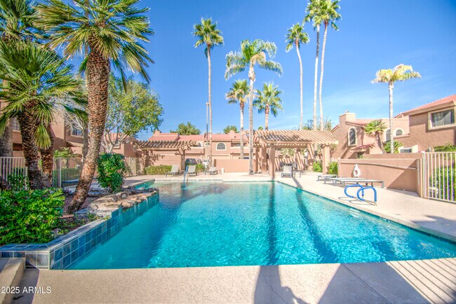 Building Photo - 5640 E Bell Rd