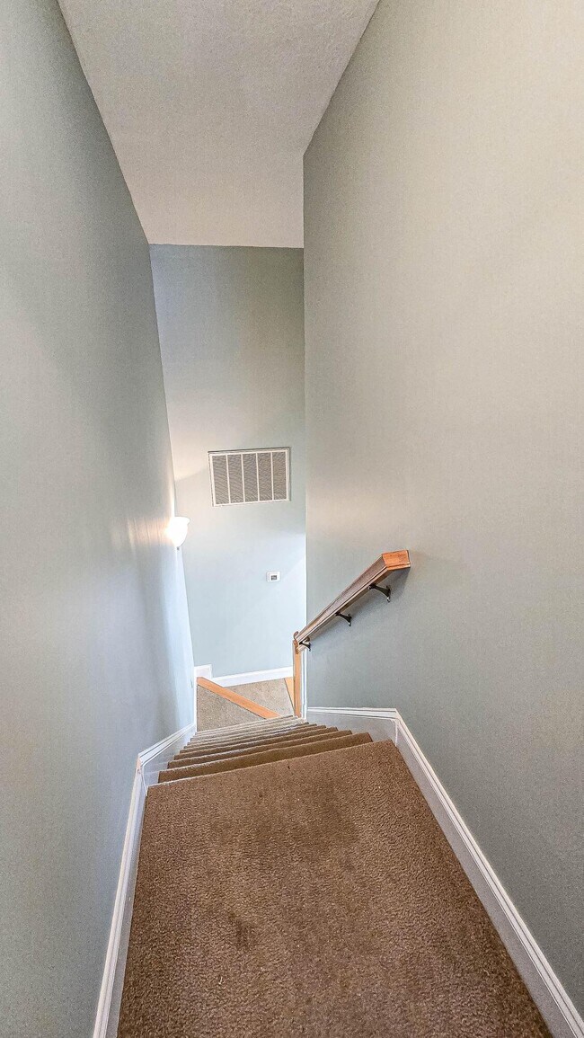 Building Photo - 831 Landing Dr