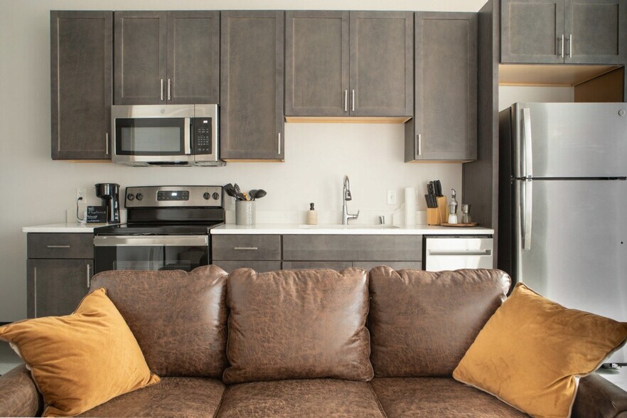 Building Photo - 333 W State St