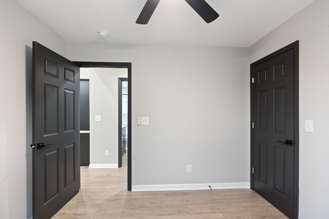 Building Photo - 804 Martin St