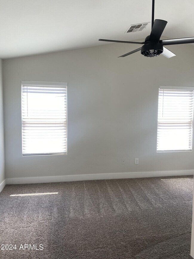 Building Photo - 1755 W Desert Canyon Dr