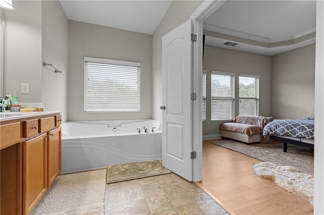 Building Photo - 2744 Blakely Dr NE