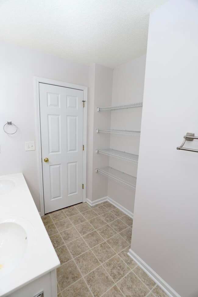 Building Photo - 1749 Mossberg Dr