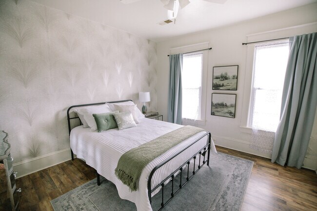 Building Photo - 1011 Forest Park Blvd NW