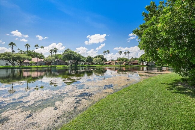 Building Photo - 1928 Water Ridge Dr