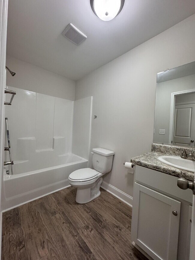Building Photo - Cozy 2-Bed, 1-Bath Apartment in Easley – C...