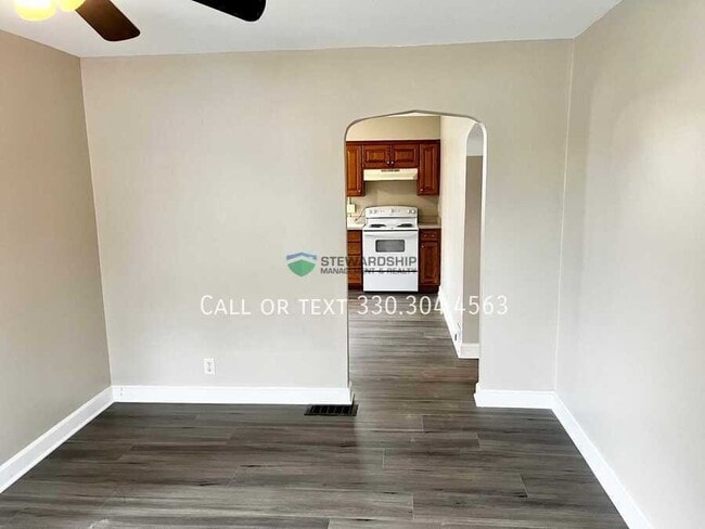 Building Photo - 133 Catherine St