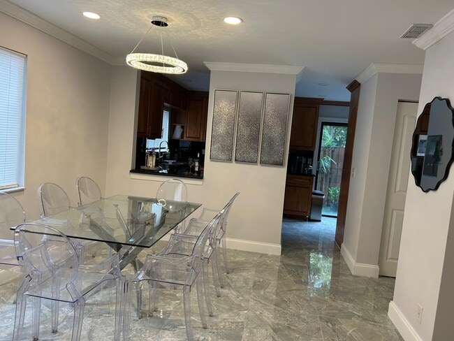 Building Photo - 7690 Lago Del Mar Dr