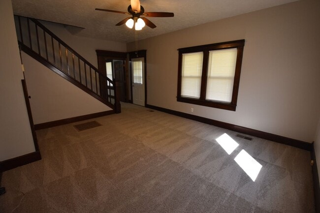 Building Photo - 3 Bedroom Home in the Country