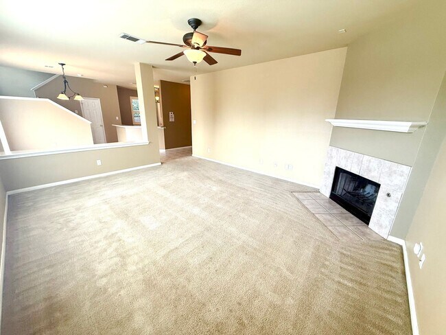 Building Photo - 842 Windhurst