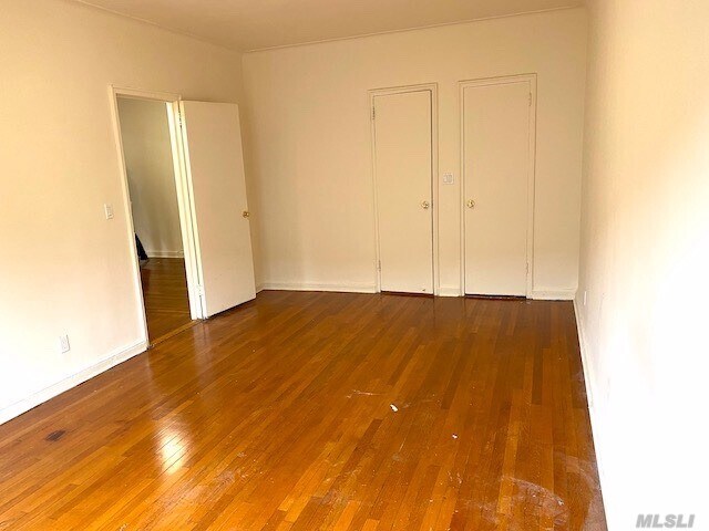 Building Photo - 68-38 Yellowstone Blvd